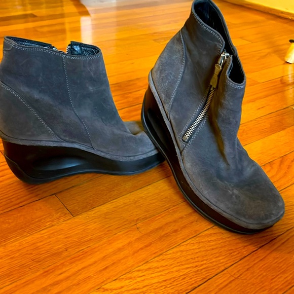 Fly London platform bootie in suede grey. - Picture 1 of 4